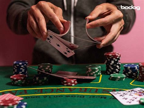 Regras, probabilidades e estratégias do blackjack .